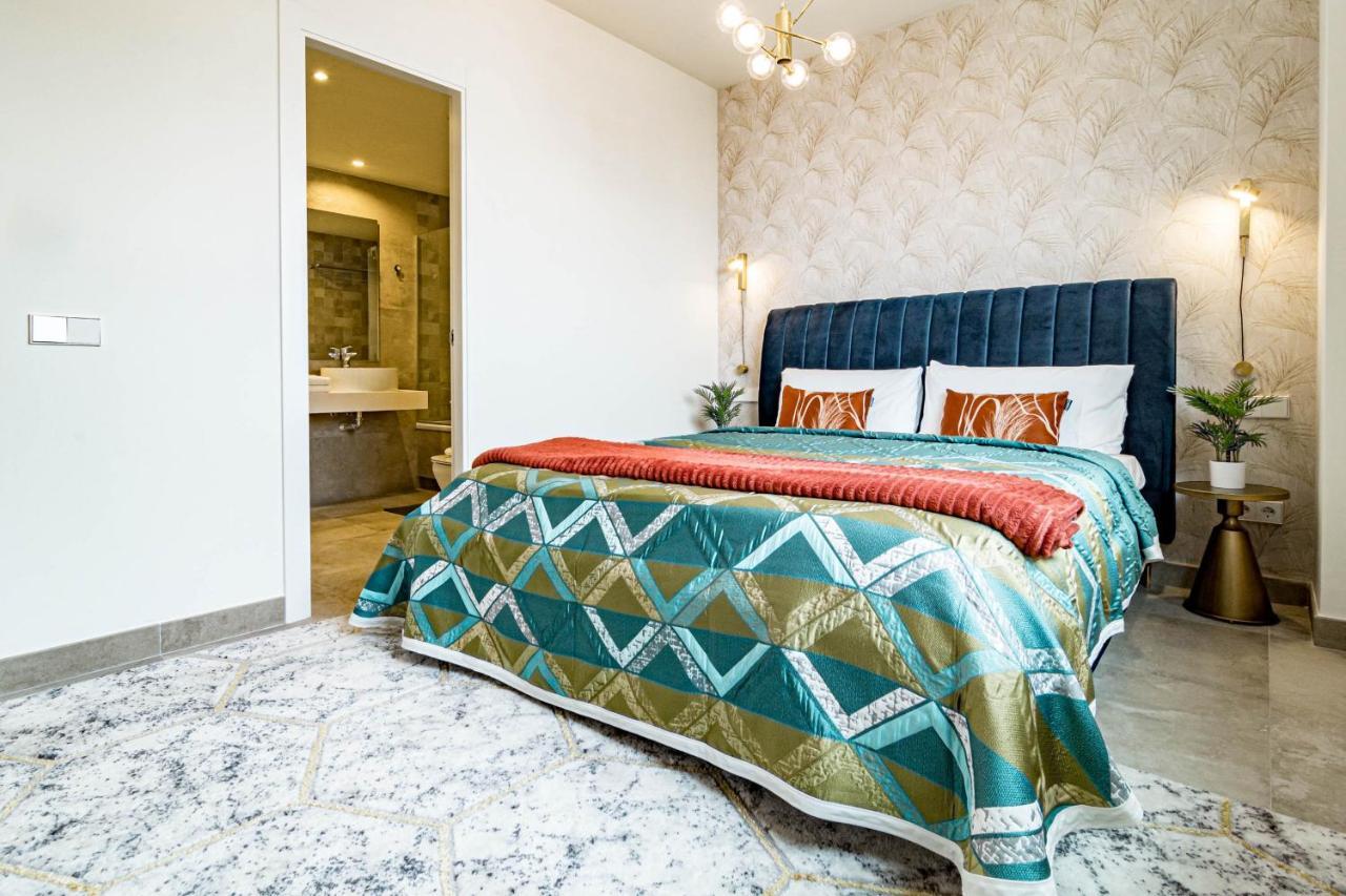 Inf25E- Tastefully Furnished Flat, Estepona Center Eksteriør billede